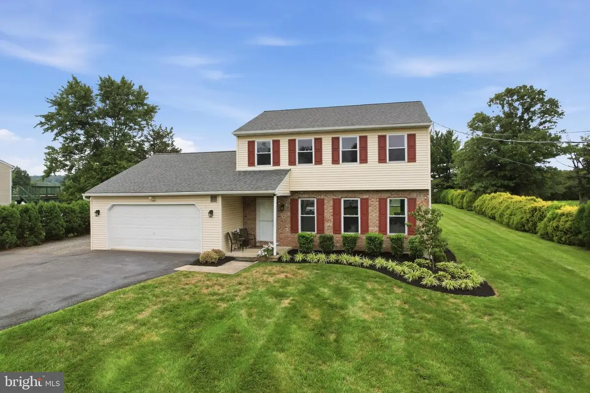 576 Buchert Rd, Gilbertsville, PA 19525 - #1