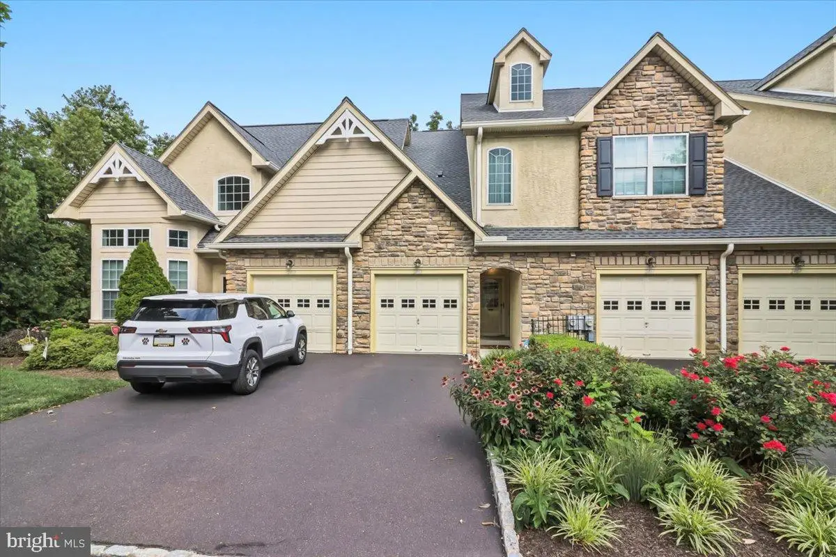2463 Merri Claude Dr, Norristown, PA 19401 - #1