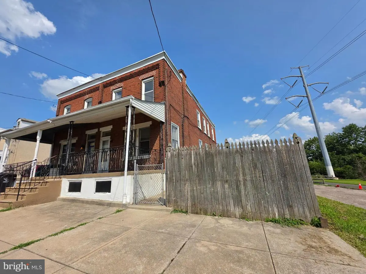 102 Chain St, Norristown, PA 19401 - #1