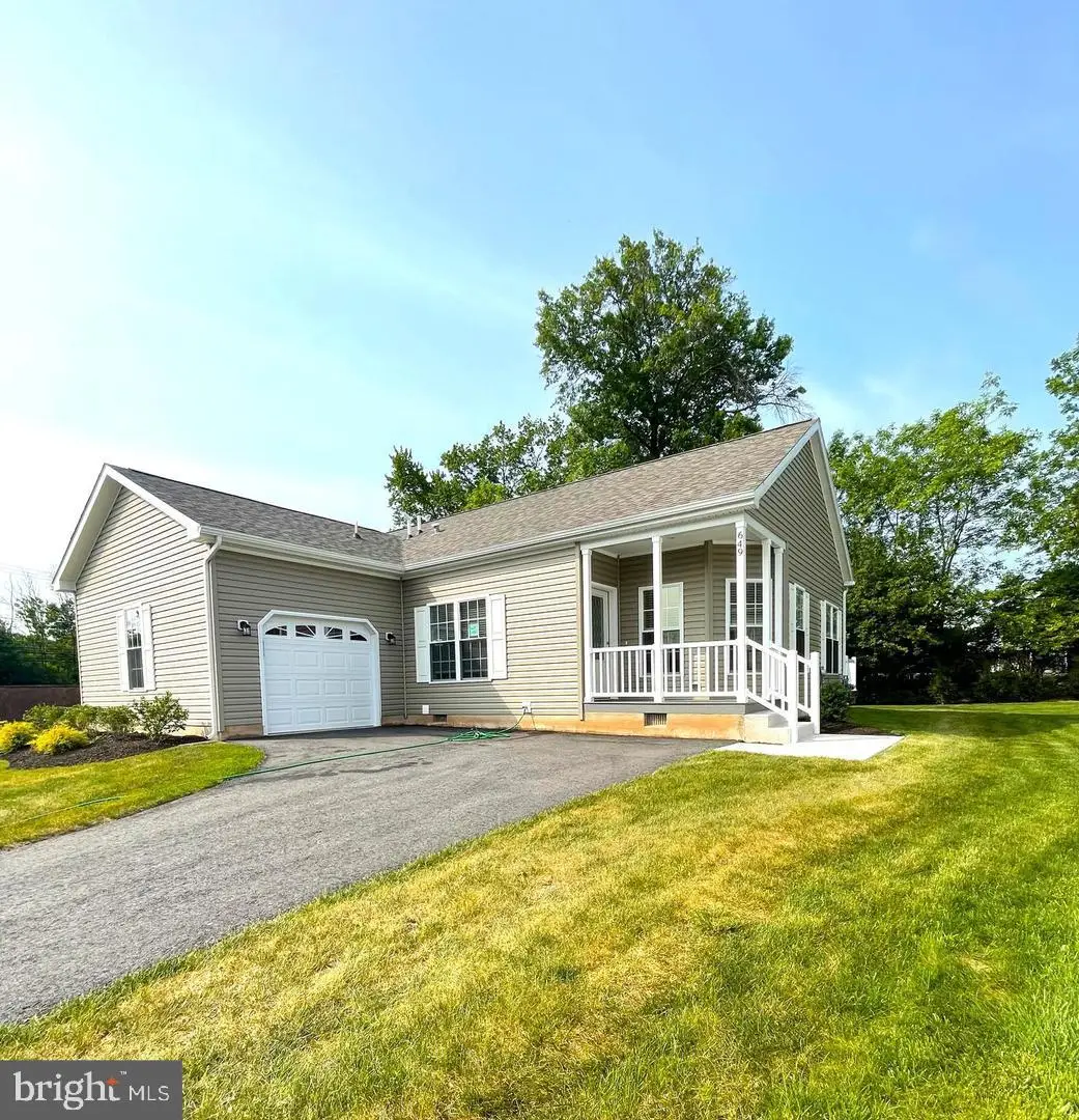 649 Blue Bell Springs Dr, Blue Bell, PA 19422 - #1