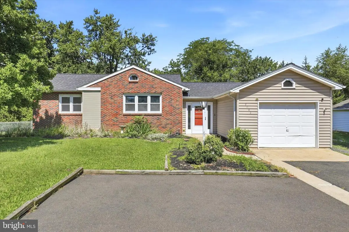 2002 Lenhart Rd, Hatfield, PA 19440 - #1