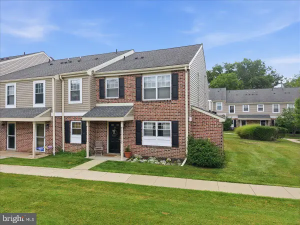29 Barclay #204 U-29, BLUE BELL, PA 19422