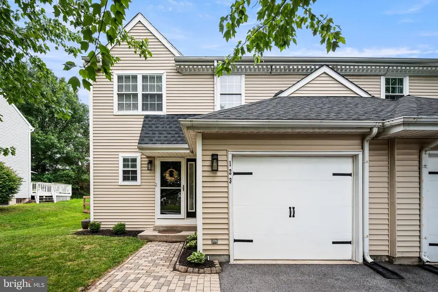 123 Azalea Cir, Royersford, PA 19468 - #2