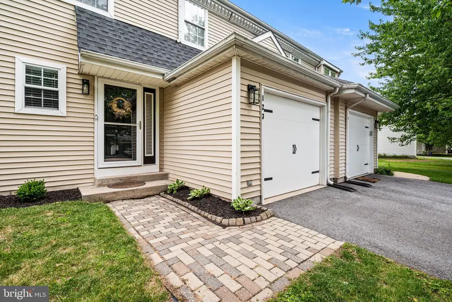 123 Azalea Cir, Royersford, PA 19468 - #3