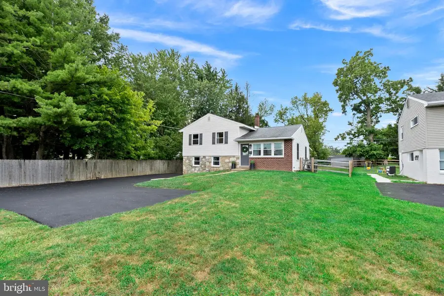 2700 E County Line Rd, Hatboro, PA 19040 - #2