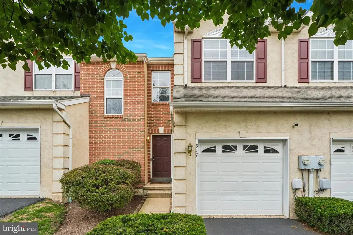 917 Carrington Dr, Red Hill, PA 18076 - #1
