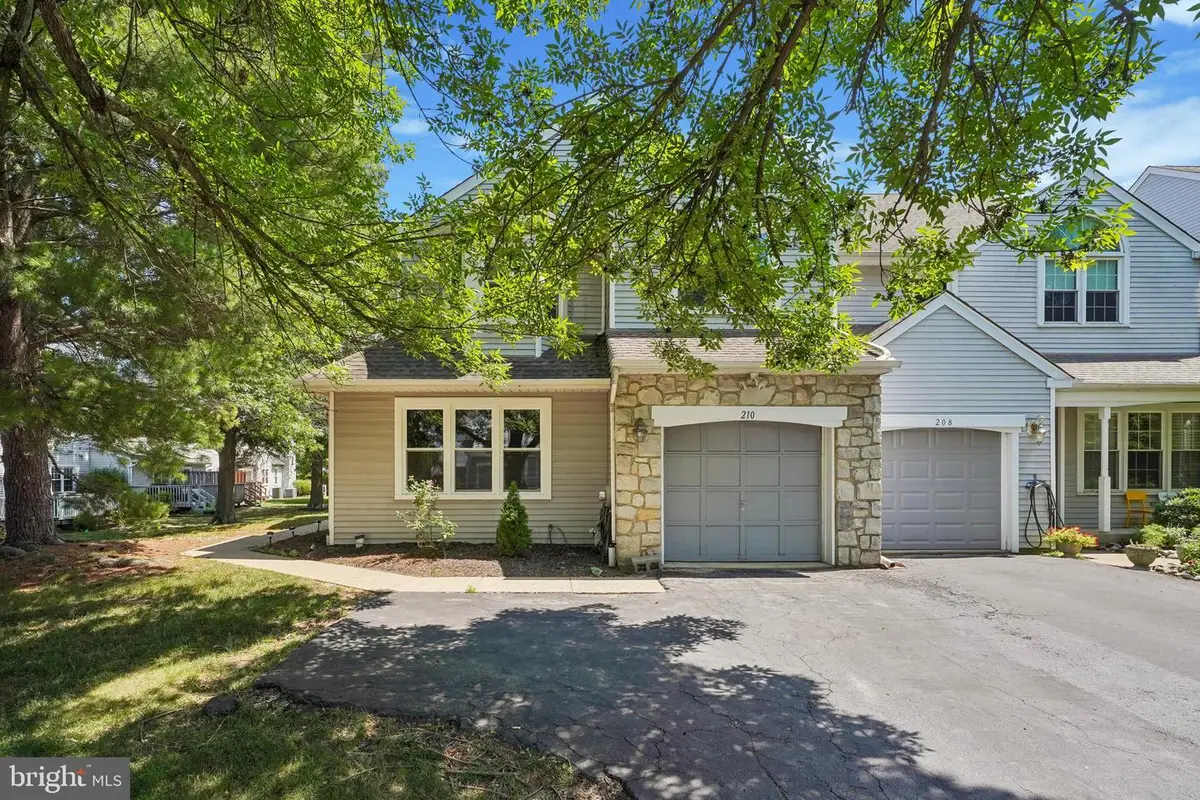 210 Polo Dr, North Wales, PA 19454 - #1