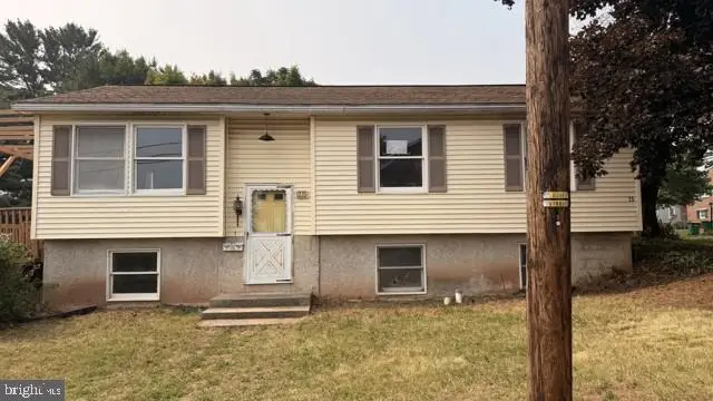 25 W 8th St, Red Hill, PA 18076 - #1