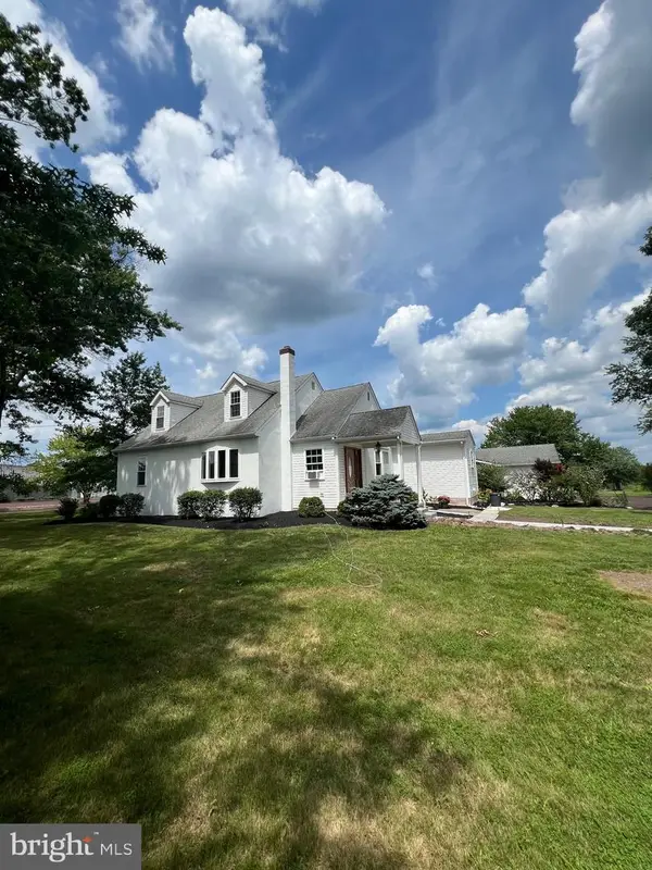 736 Old Skippack Rd, HARLEYSVILLE, PA 19438