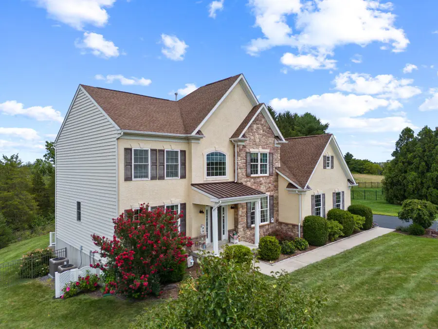 2124 Arbordale Cir, Schwenksville, PA 19473 - #2