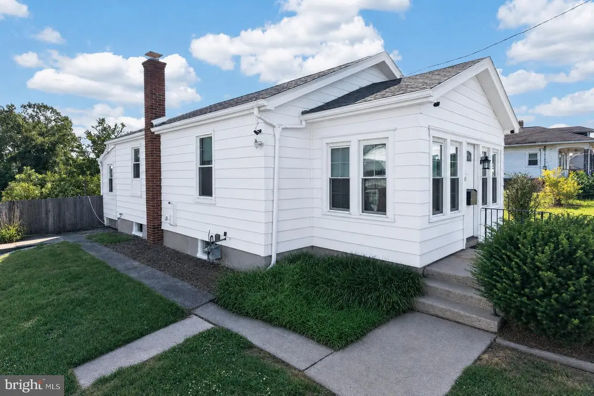 319 Berks St, Pottstown, PA 19464 - #1