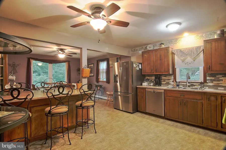 1274 Doris Dr, Pottstown, PA 19464 - #2