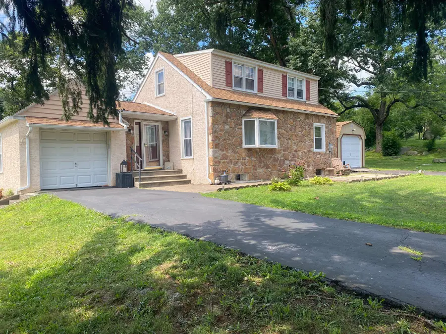 2181 Yerger Rd, Pottstown, PA 19464 - #2