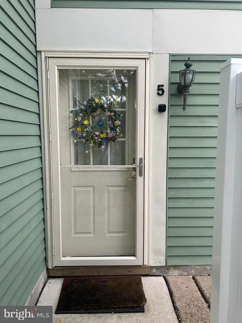 5 Brookside Ct, Horsham, PA 19044 - #2
