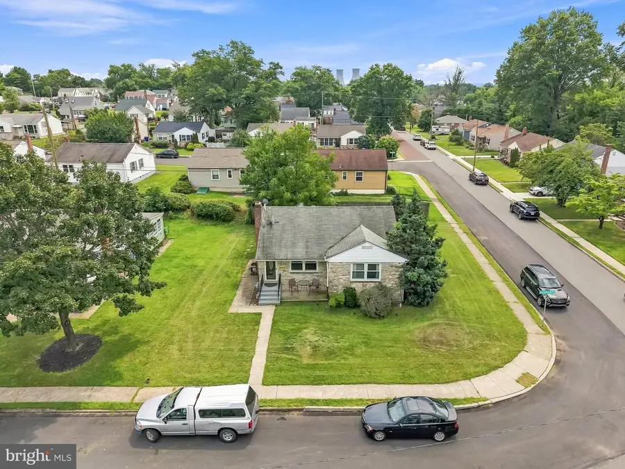 654 Woodland Ave, Pottstown, PA 19464 - #3