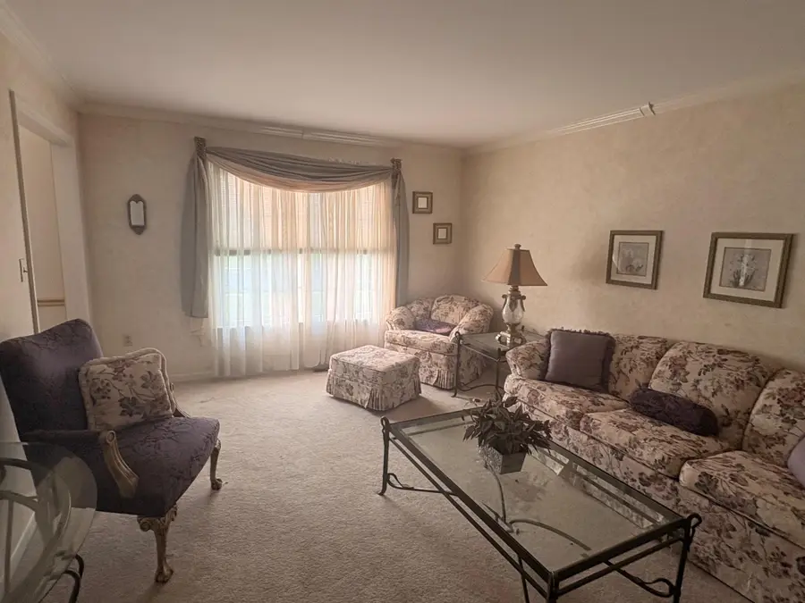 2195 Martin Dr, Gilbertsville, PA 19525 - #3