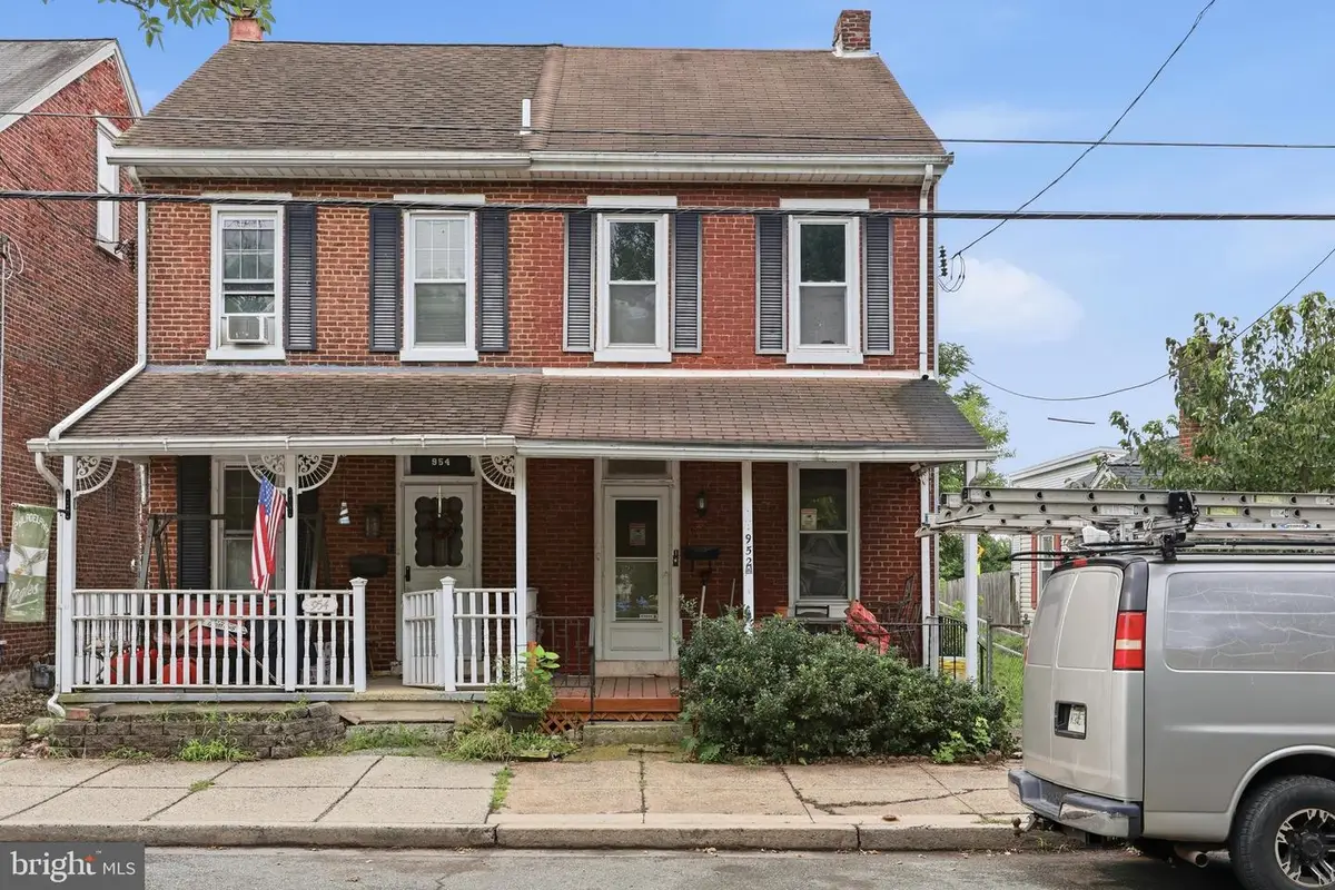 952 Queen St, Pottstown, PA 19464 - #1