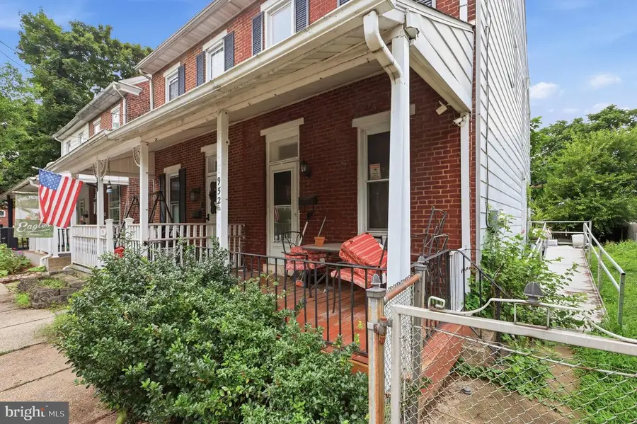 952 Queen St, Pottstown, PA 19464 - #2