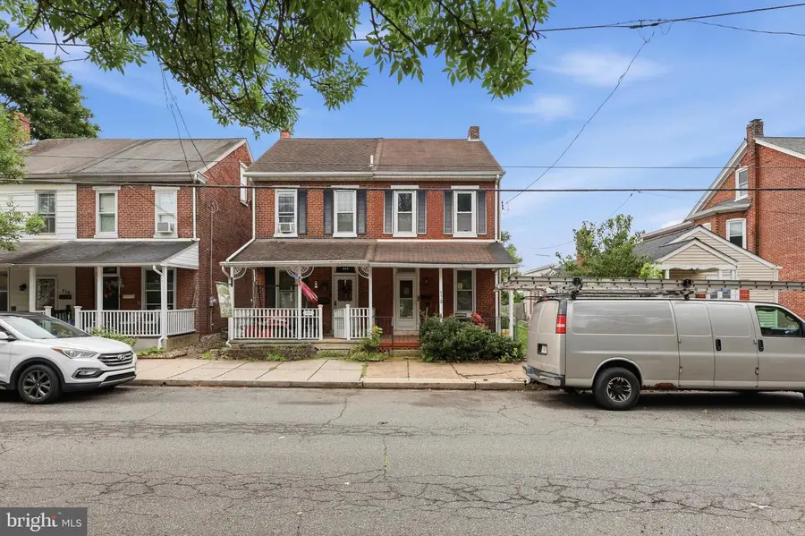 952 Queen St, Pottstown, PA 19464 - #3