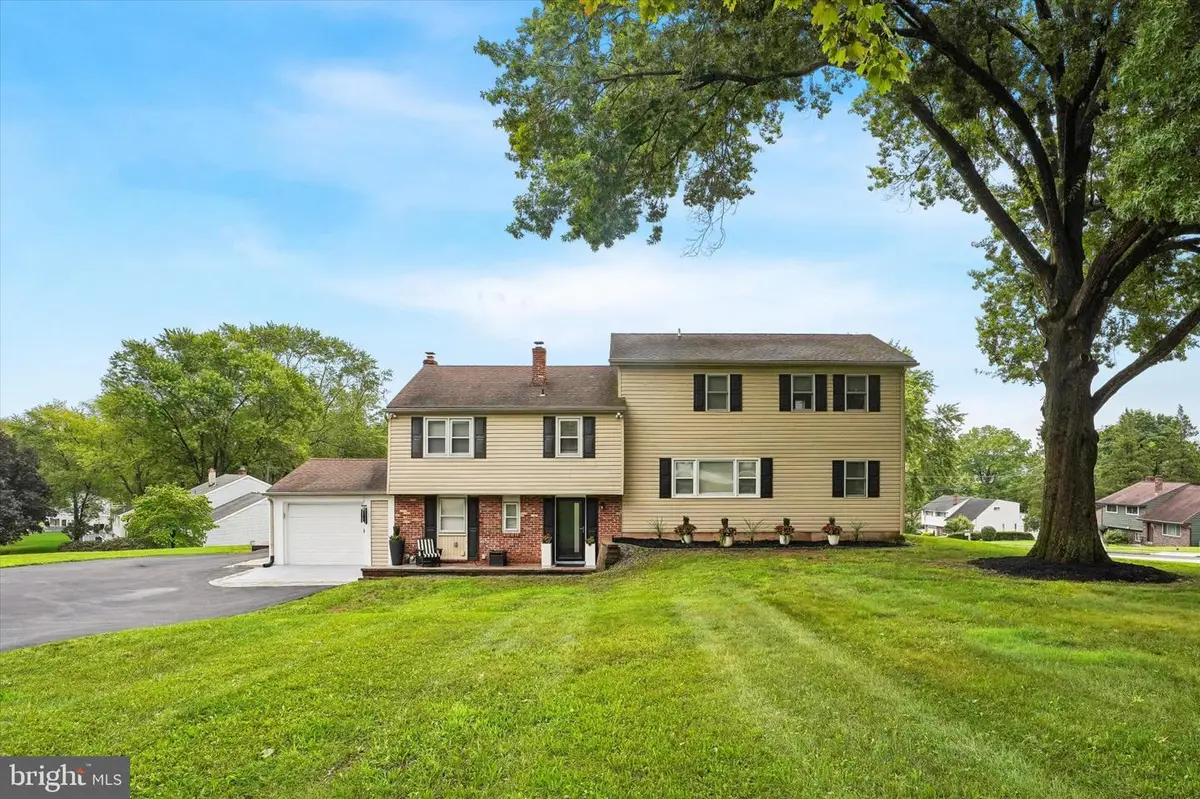 2351 N Parkview Dr, West Norriton, PA 19403 - #1