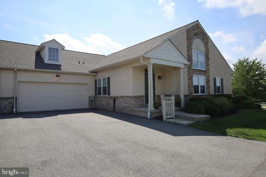 114 Arbour Ct, North Wales, PA 19454 - #2