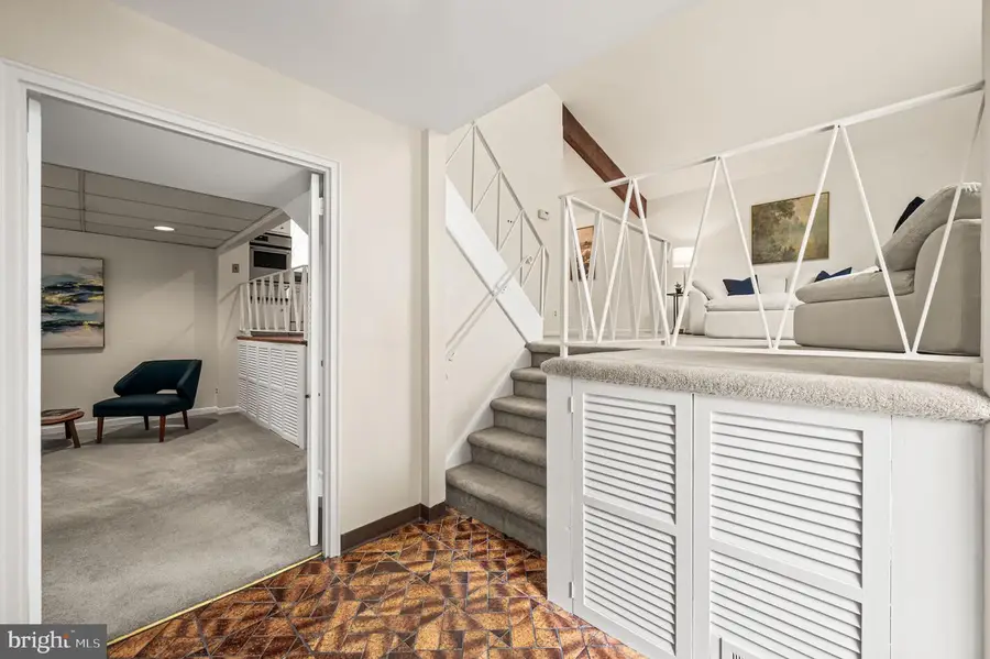 41 Camelot Dr, Plymouth Meeting, PA 19462 - #3