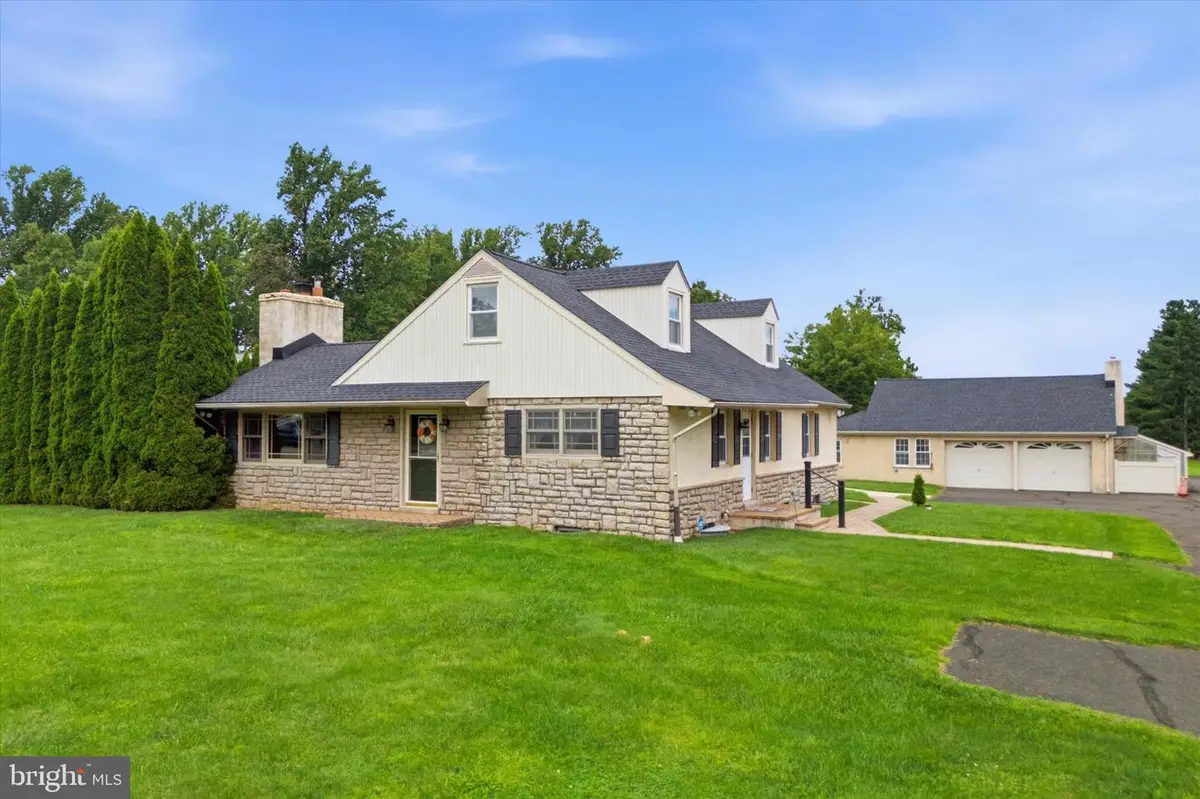714 Norristown Rd, Horsham, PA 19044 - #1