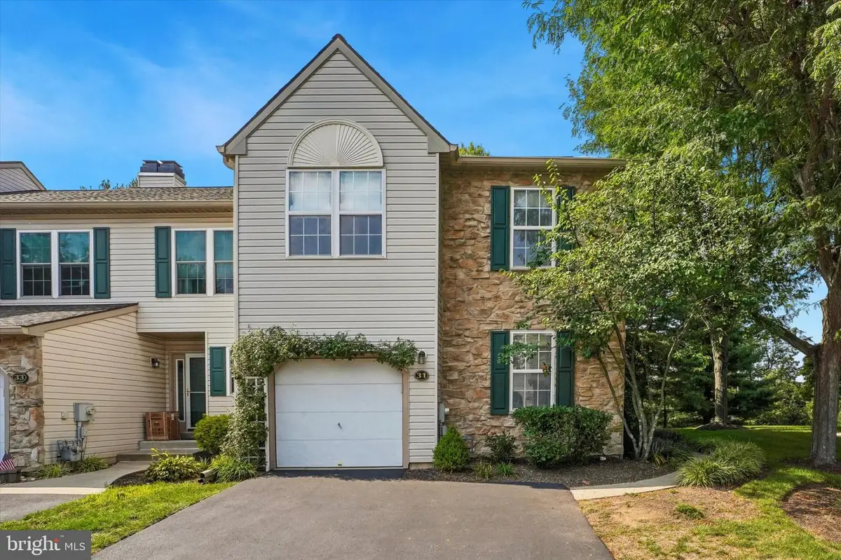 31 Bristol Ct, Norristown, PA 19403 - #1