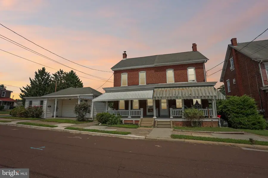 427 W Race St, Pottstown, PA 19464 - #2