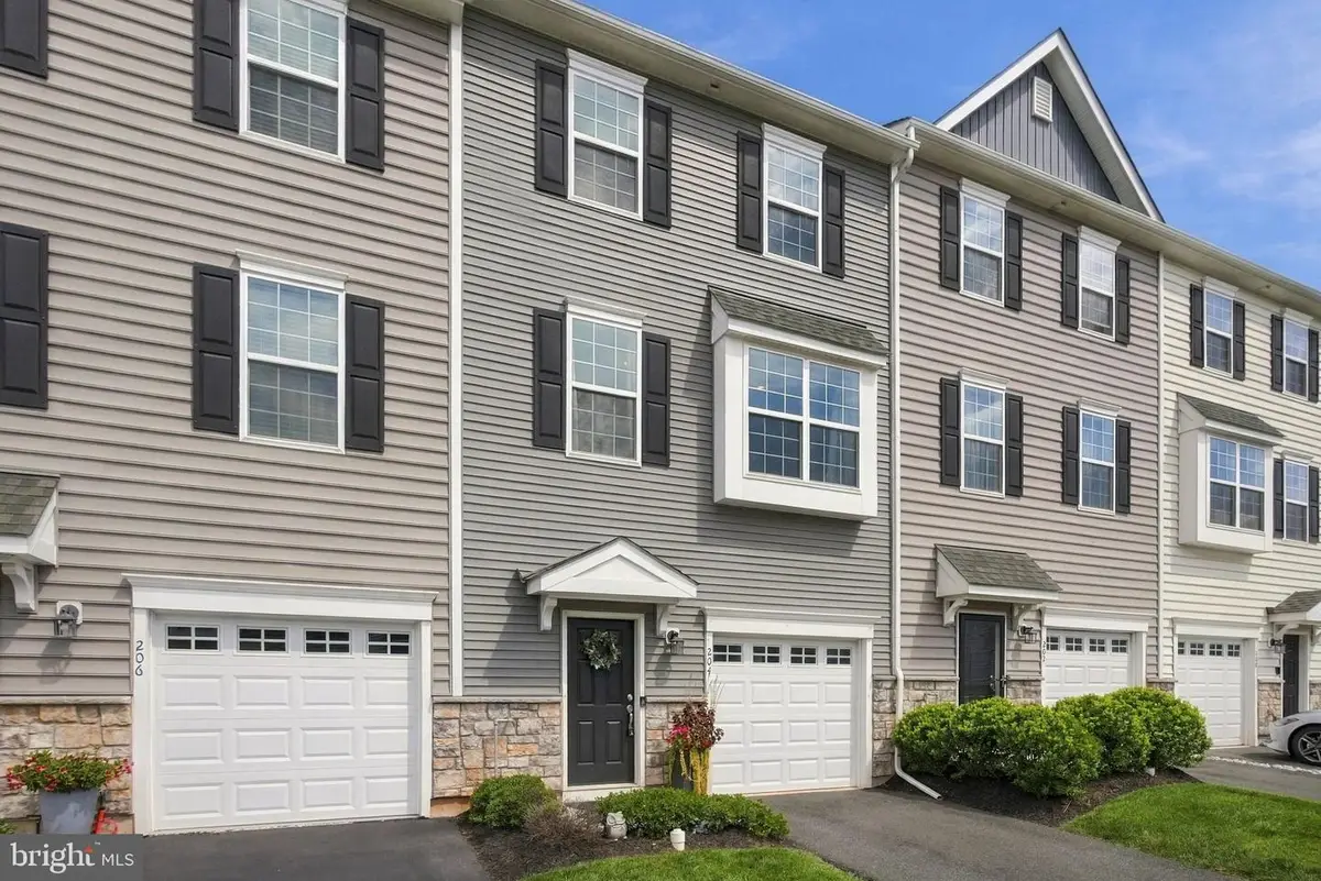 204 Spring Ln #, Royersford, PA 19468 - #1