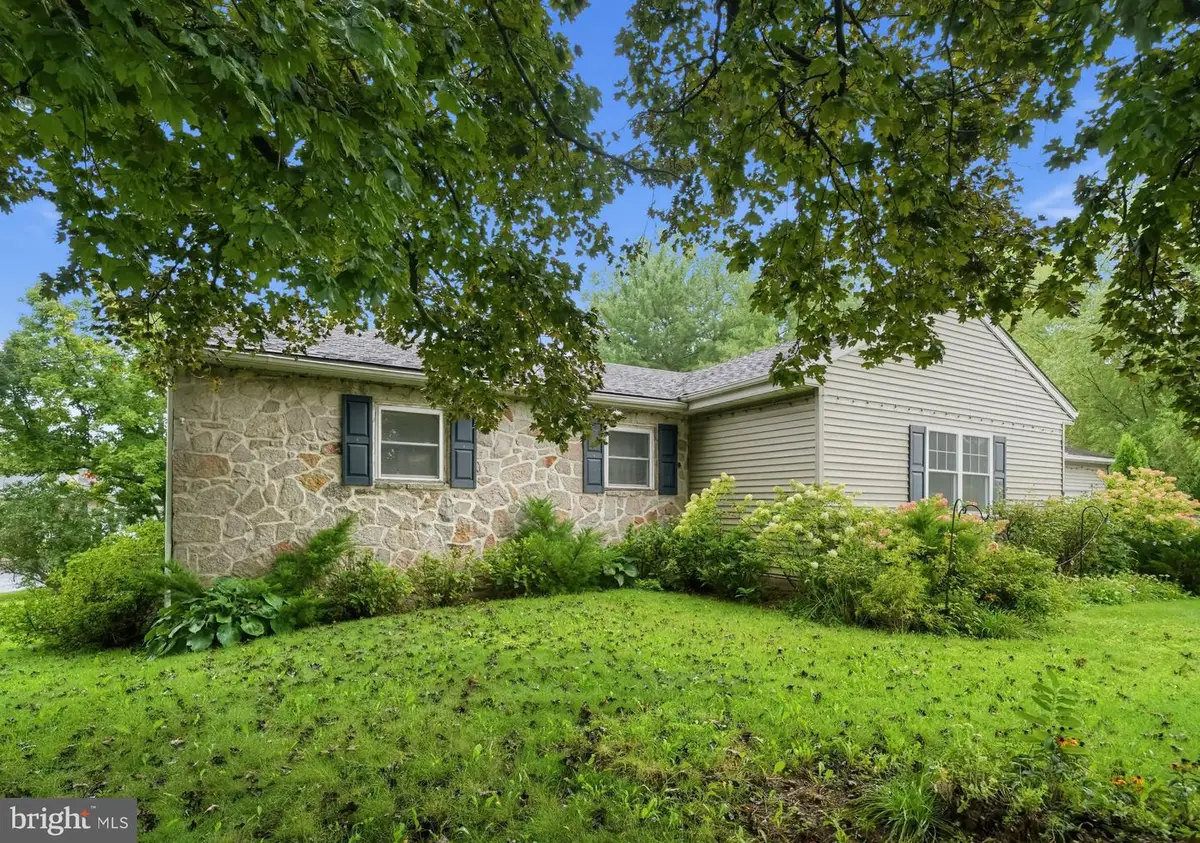 6 N Boro Line Rd, Trappe, PA 19426 - #1