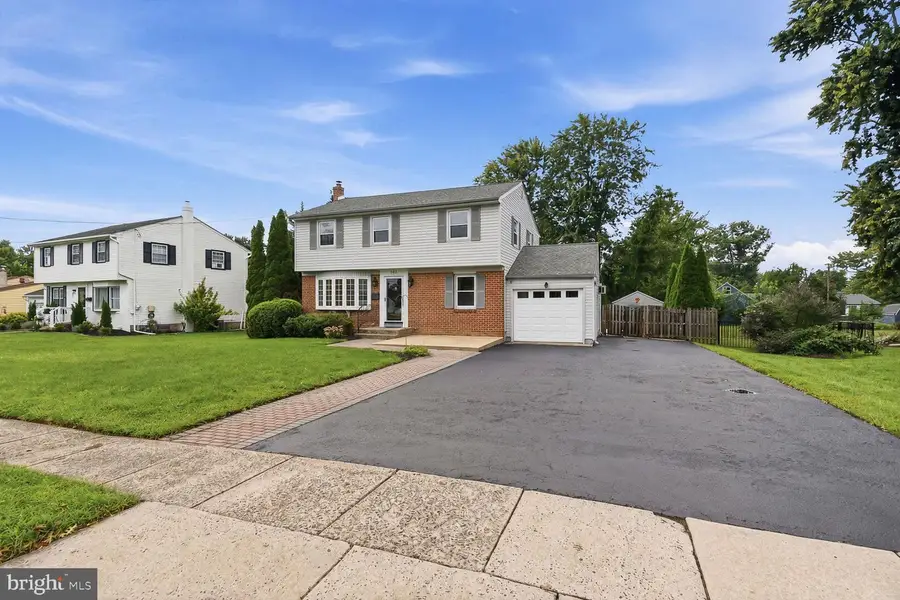 243 Crestview Rd, Hatboro, PA 19040 - #2