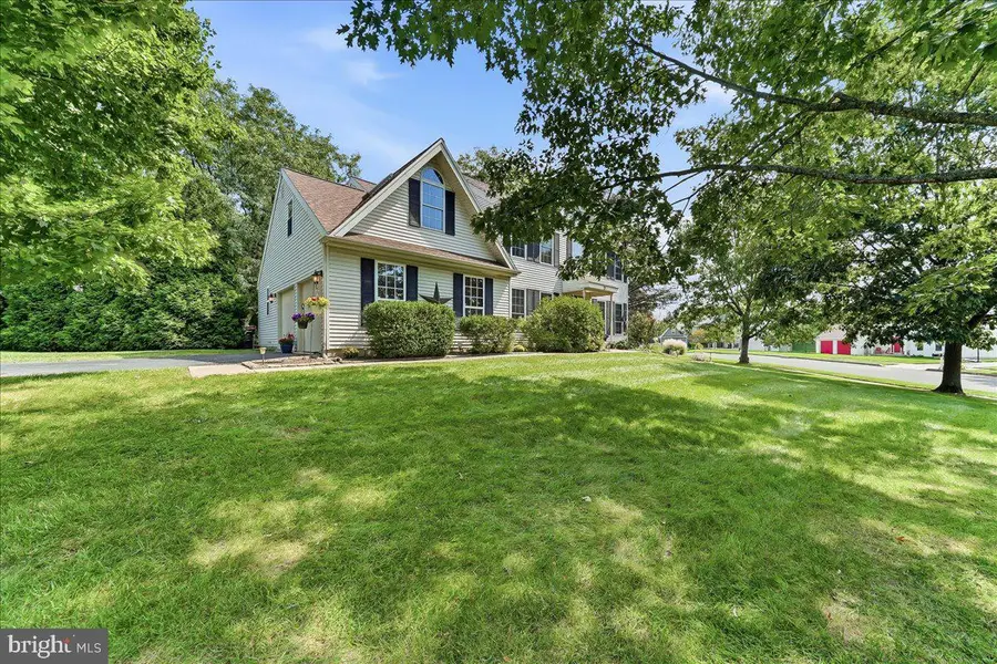 18 Pin Oak Dr, Phoenixville, PA 19460 - #2
