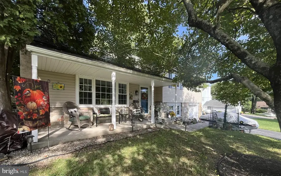 611 Bradley #, Lafayette Hill, PA 19444 - #2
