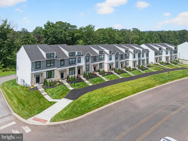 628 Oak Dr #1-1, HARLEYSVILLE, PA 19438