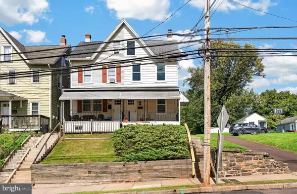 414 2nd Ave, ROYERSFORD, PA 19468