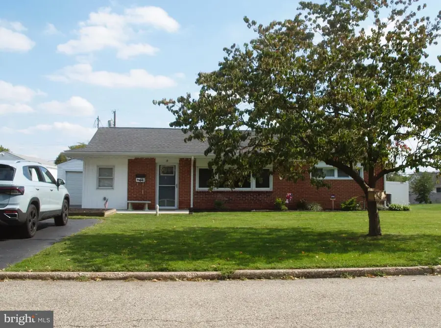 8 Laurel Ln, Plymouth Meeting, PA 19462 - #2