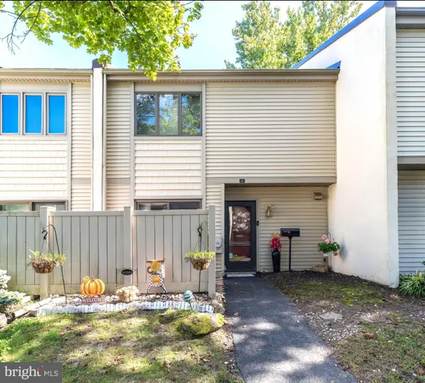 51 Twin Brooks Dr #51, WILLOW GROVE, PA 19090