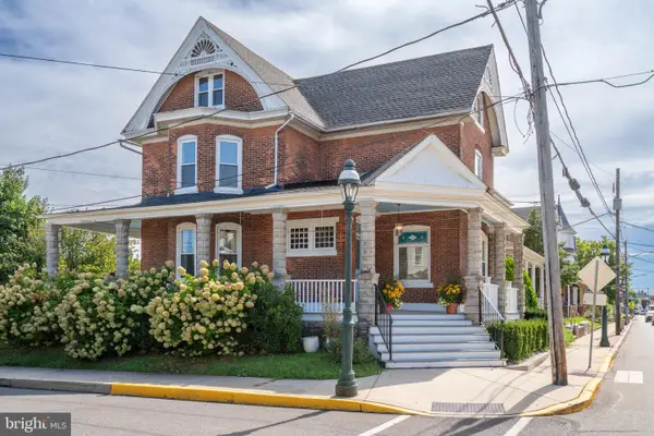304 Main Street, PENNSBURG, PA 18073