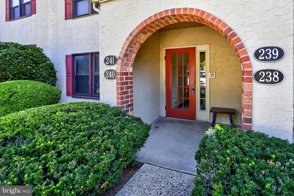 240 Stone Ridge Dr #240, WEST NORRITON, PA 19403