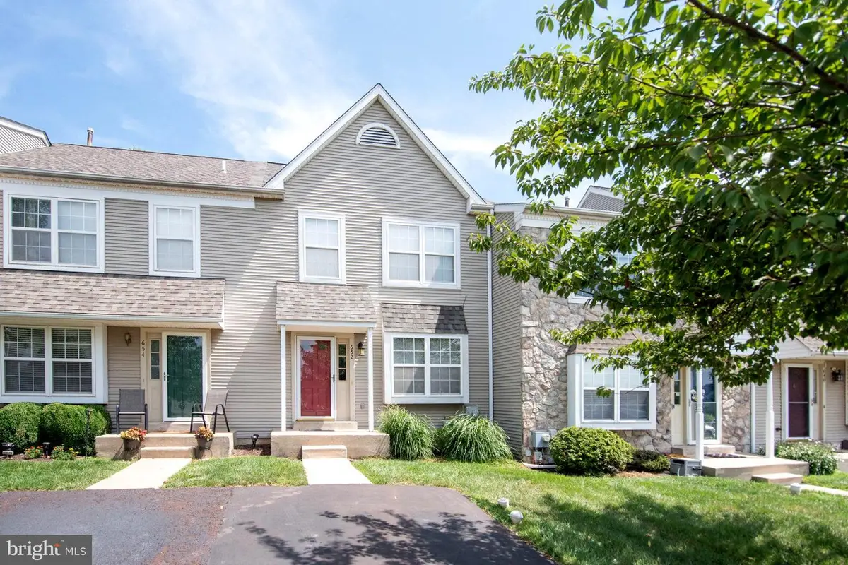 652 Longwood Rd, Collegeville, PA 19426 - #1