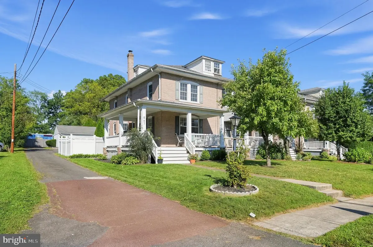 867 Main St, Harleysville, PA 19438 - #1