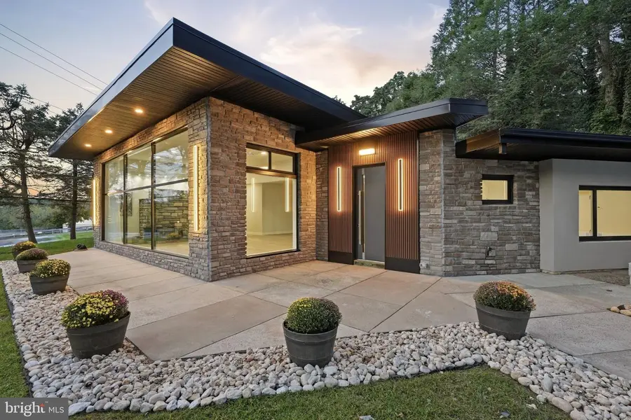 587 Moreland Rd, Huntingdon Valley, PA 19006 - #2