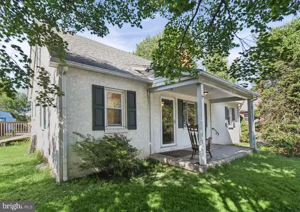 61 N Township Line Rd, ROYERSFORD, PA 19468