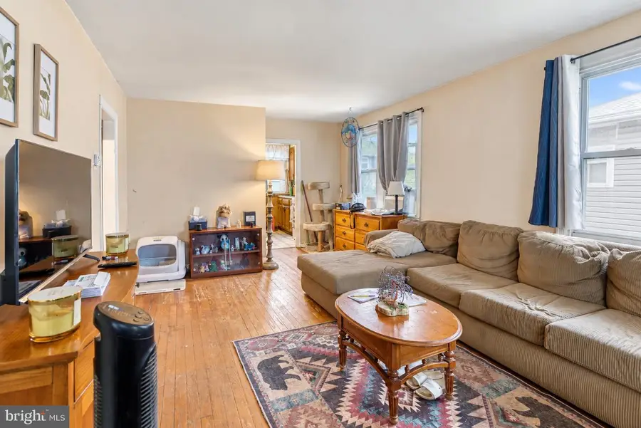 1009 Winchester Ave, Jenkintown, PA 19046 - #3