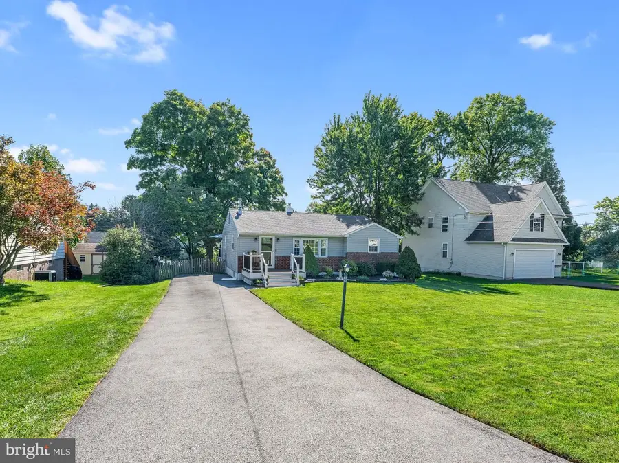 219 Pershing Ave, Horsham, PA 19044 - #2
