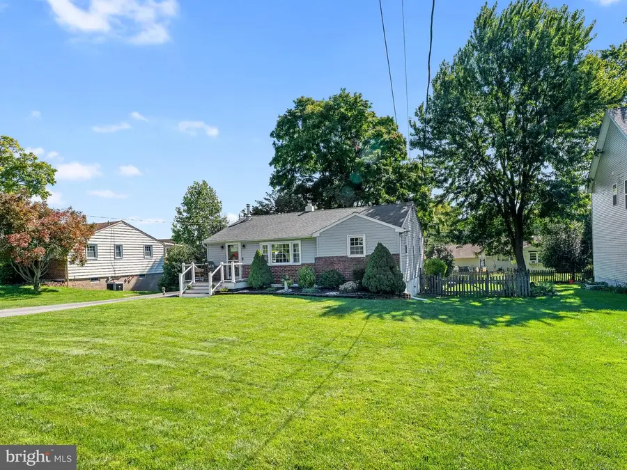 219 Pershing Ave, Horsham, PA 19044 - #3