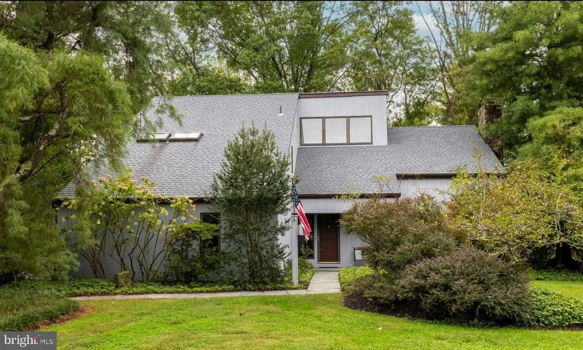 2 Fox Pond, Spring House, PA 19477 - #1
