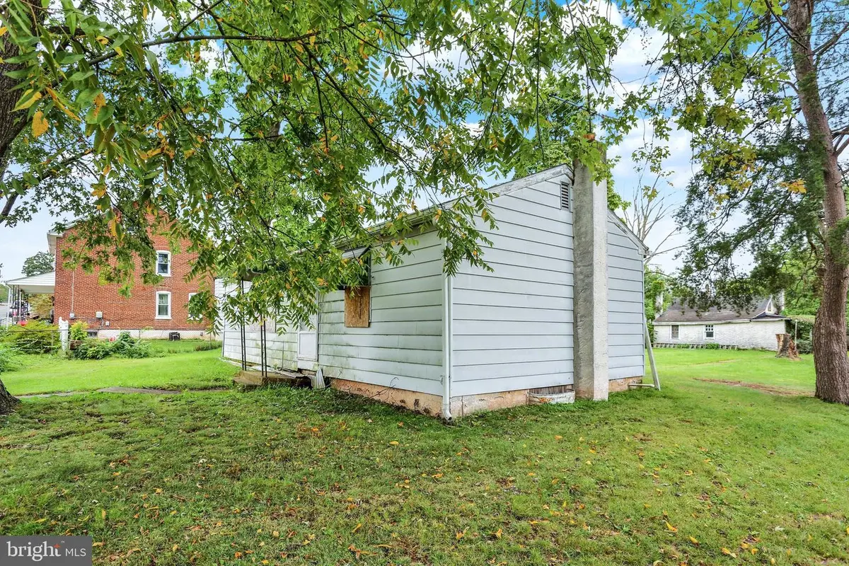 546 Lemon St, Pottstown, PA 19464 - #1