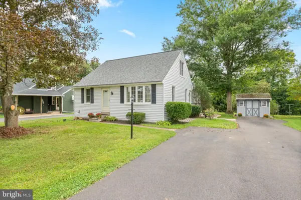 162 Maple Ave, COLLEGEVILLE, PA 19426